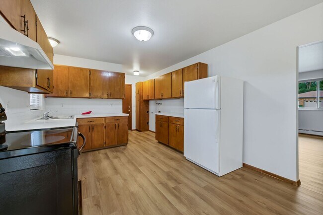 Building Photo - 745 Nyssa Dr