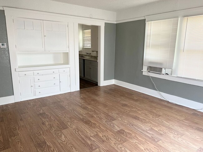 Building Photo - Charming 2 Bedroom, 1 Bath Home in Tower District