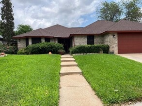 Building Photo - 1220 St John Loop