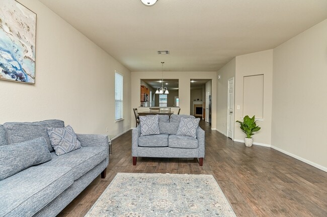 Building Photo - 15406 Key Crest Ln