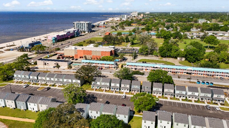 Building Photo - 101 Coral Breeze Drive