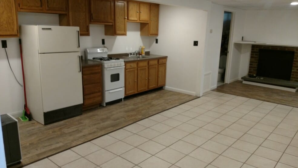 picture from side - 110 log cabin lane