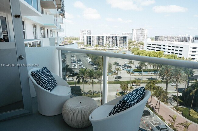 Building Photo - 3725 S Ocean Dr