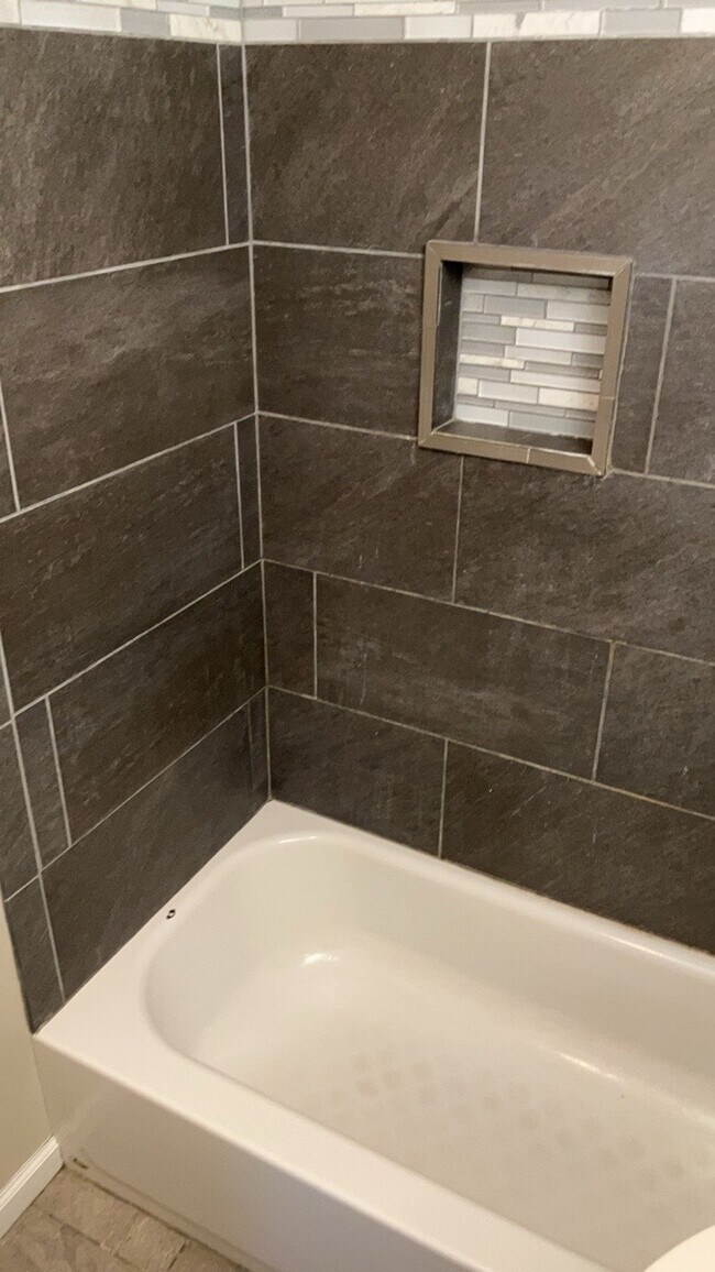 Building Photo - 6045 Ansbury Dr