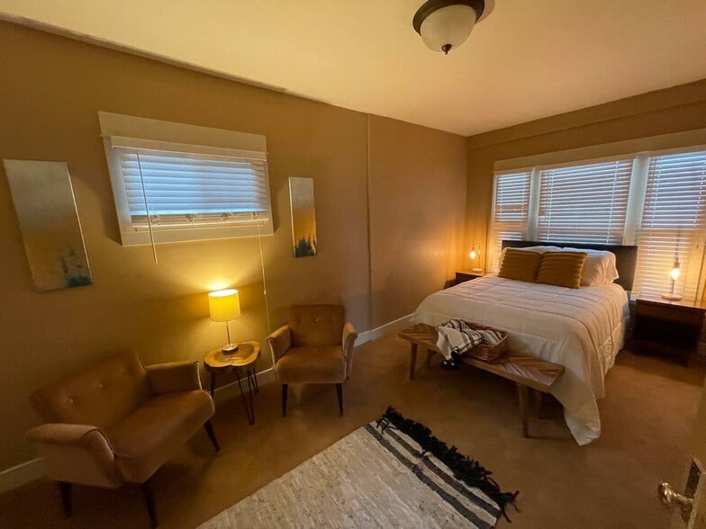 Building Photo - 2501 Harvard Ave