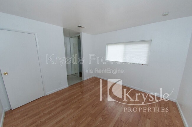 Building Photo - 1900 Alice Dr