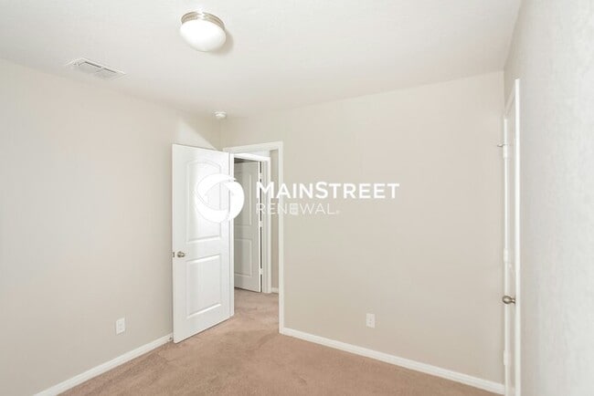 Building Photo - 3 Bedroom Pet-Friendly Home in San Antonio, TX with Main Street Renewal