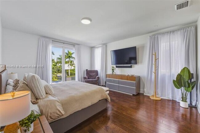 Building Photo - 10359 NW 67th Terrace