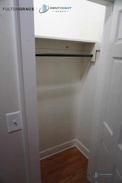 Building Photo - 1700-1710 W Albion