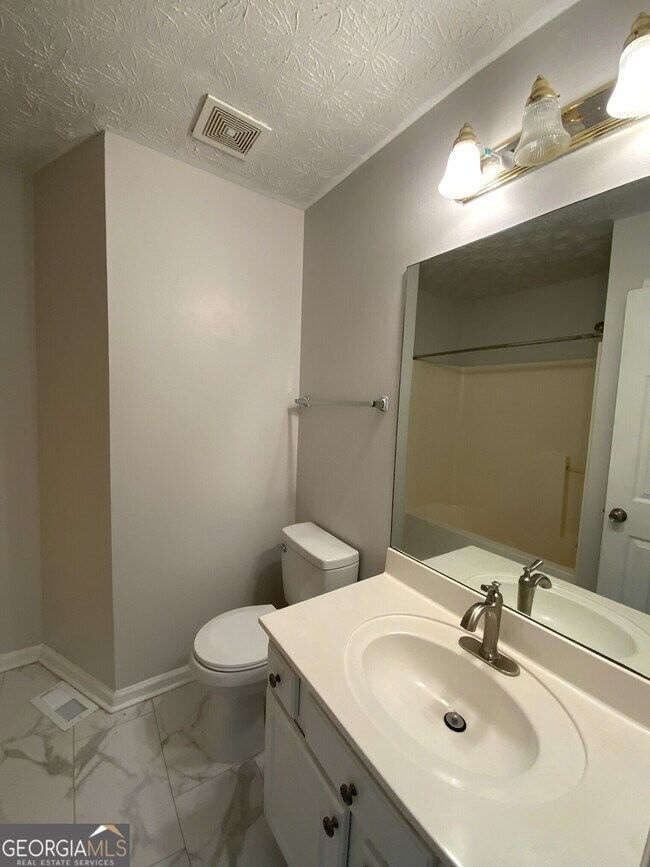 Building Photo - 5600 Sugar Crossing Dr
