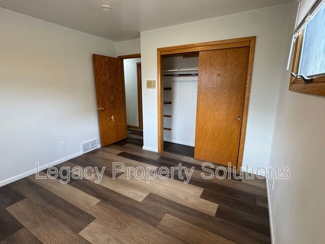 Building Photo - 609 N 29th St