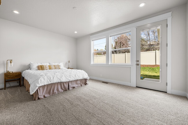 Building Photo - 3340 W Lassen Dr