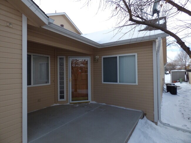 Building Photo - 2 Bedroom Townhome in Northwest Loveland