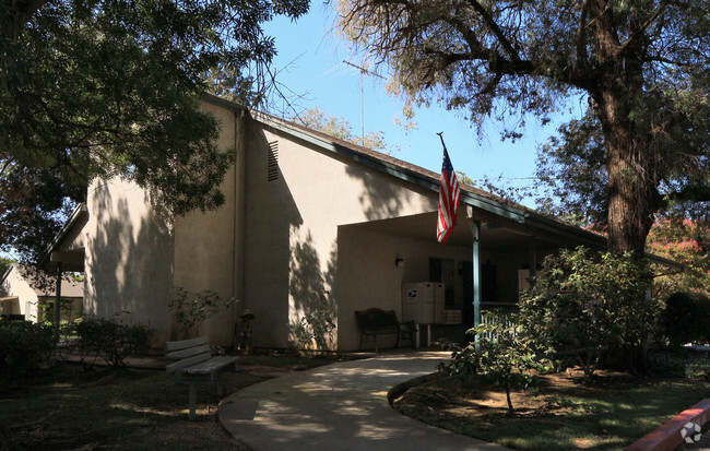 Building Photo - Valley Oaks