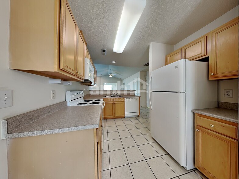 Building Photo - 105 Bristol View Cir