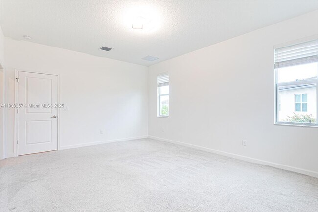 Building Photo - 4830 Navali Dr