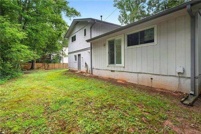 Building Photo - 3260 Creek Hollow Dr