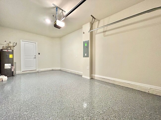 Building Photo - Live in style: Family-friendly 3BR, 2.5BA ...