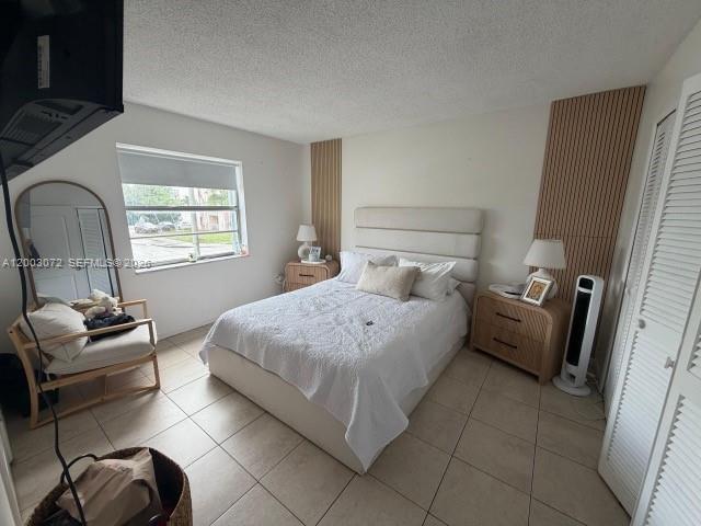 Building Photo - 6825 W Flagler St