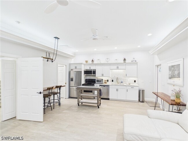 Building Photo - 6072 Polly Ave