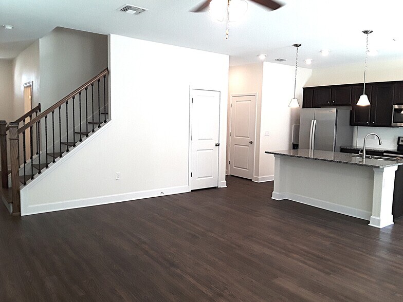 Building Photo - 4343 Reisswood Loop