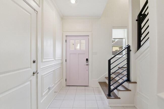 Building Photo - Rooftop Deck with Downtown Views in Sawyer Heights