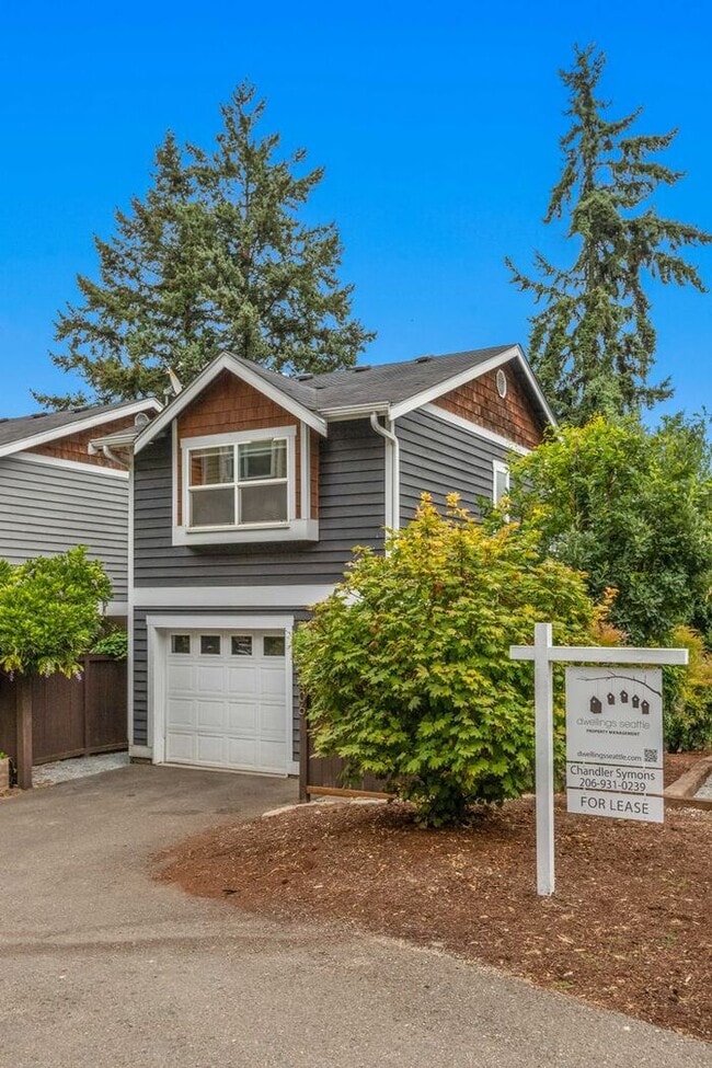 Immaculate North Admiral Home with AIR CON... 3006 SW Hinds St