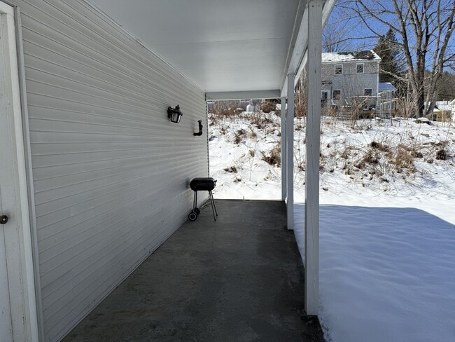 Building Photo - 43 Pleasant View St