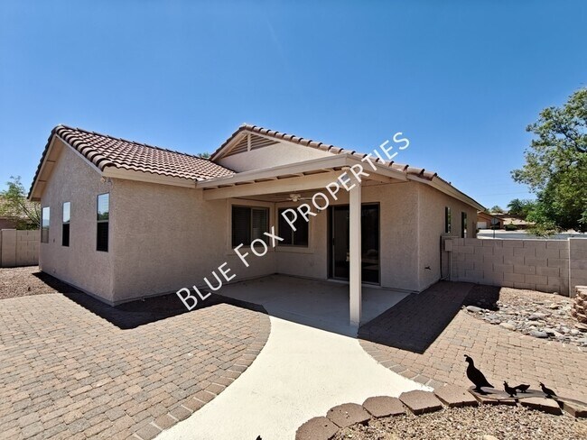 Building Photo - 600 E River Walk Dr