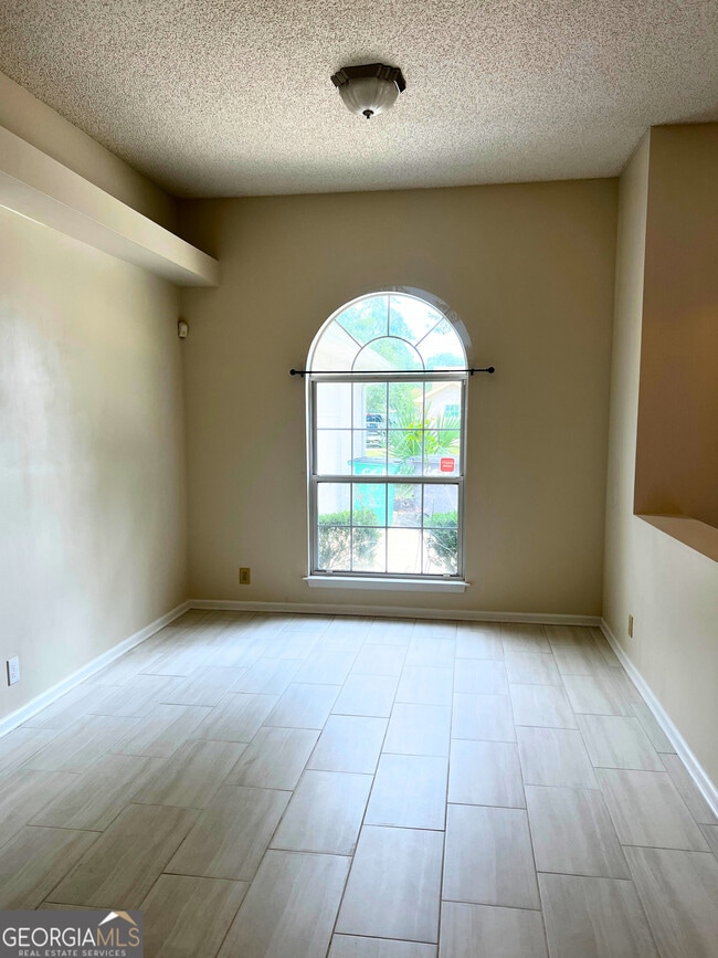 Building Photo - 403 Flamingo Dr