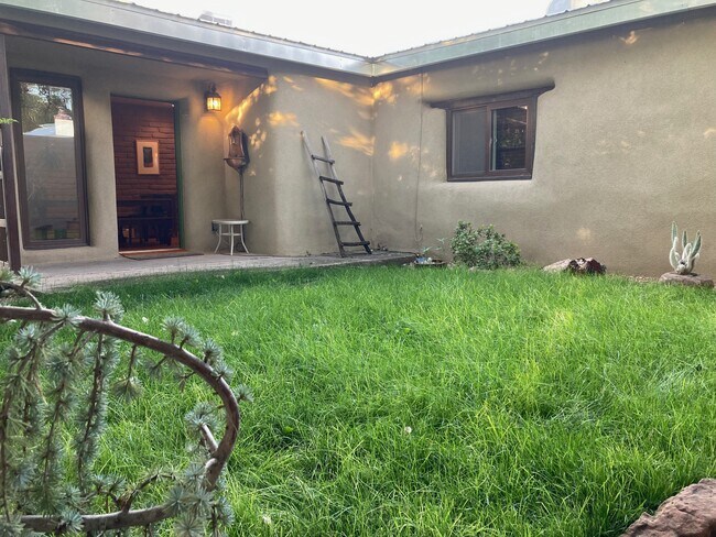 Primary Photo - 5991 Corrales Rd