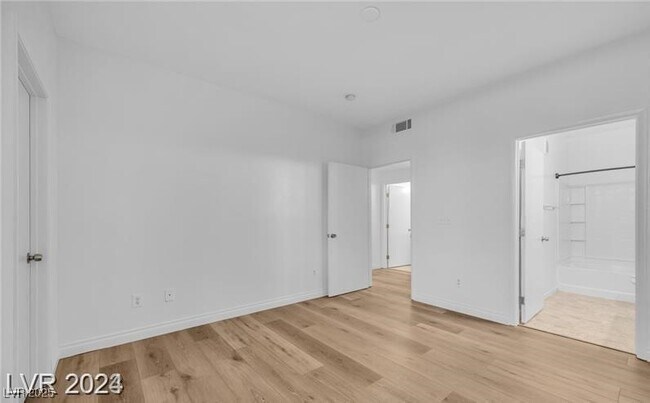 Building Photo - 9050 W Warm Springs Rd