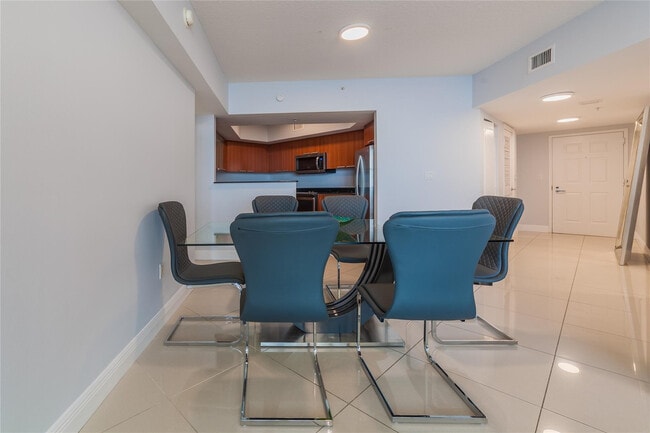 Building Photo - 16699 Collins Ave