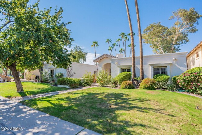 Building Photo - 8257 E Del Cadena Dr