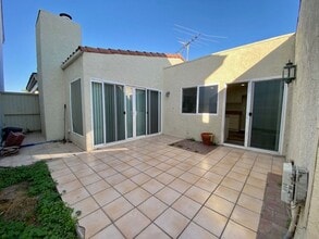 Building Photo - 3 Bed 2 Bath in Gated Beach Community-A must see Home