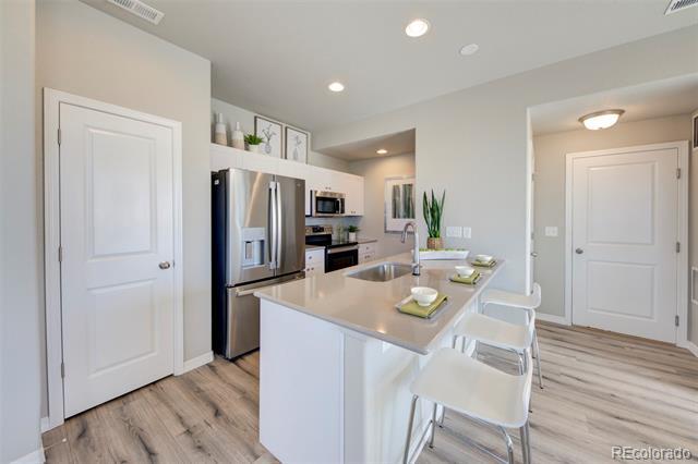 Building Photo - 7845 Tuttle Vw