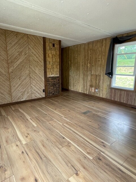 Building Photo - 3 bedroom, 1.5 bath