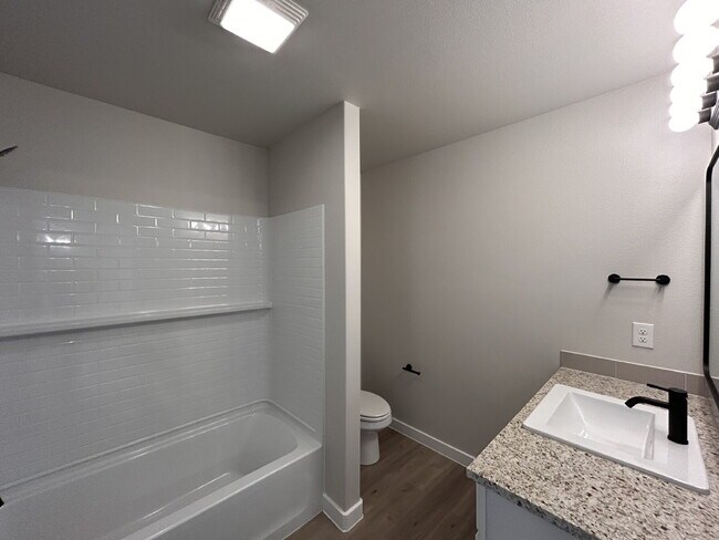 Building Photo - "Charming 3-Bed, 2-Bath Lubbock Home: Spac...
