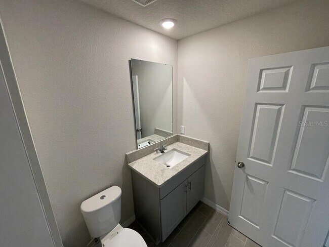 Building Photo - 418 Legacy Lp