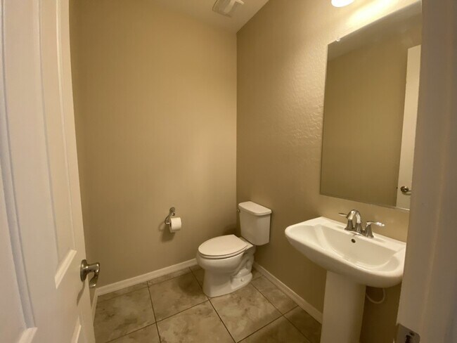 Building Photo - 3726 E Angstead Dr