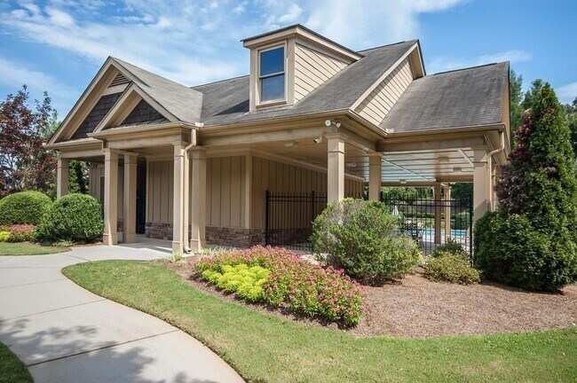 Building Photo - 2675 Sugar Mill Dr SE