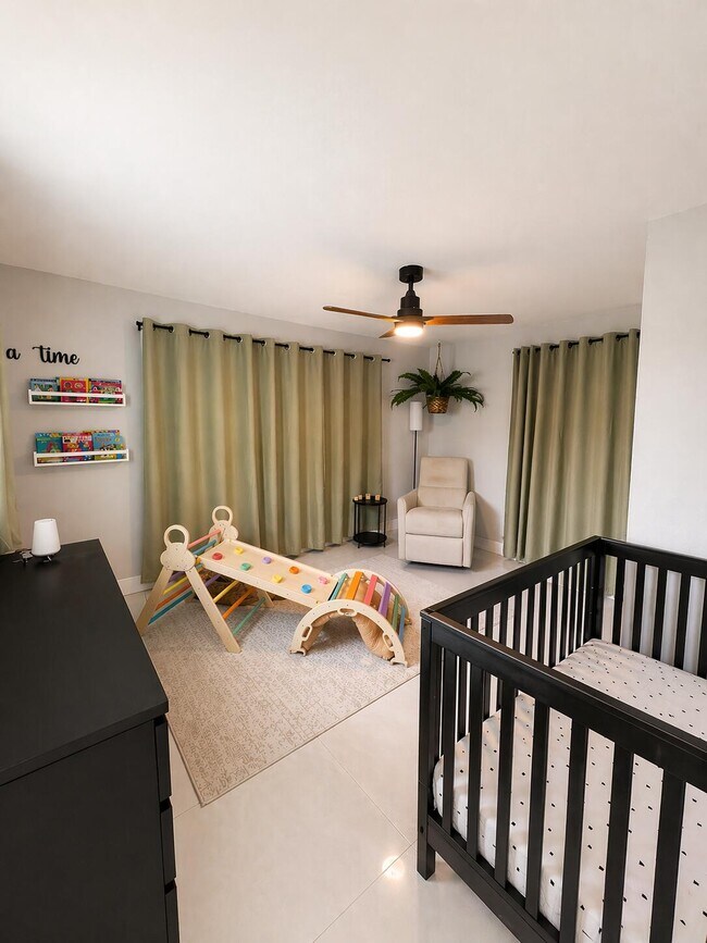 Building Photo - 1820 SW 36th Ave