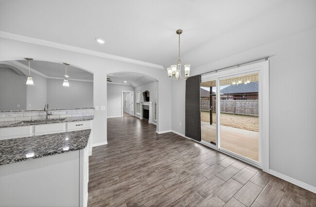 Building Photo - 4559 W Barhem Dr