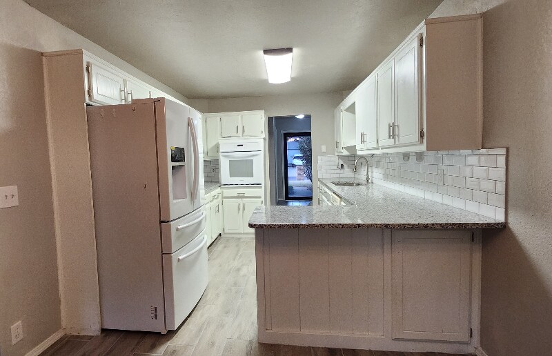 Building Photo - 2804 Fairfield Dr