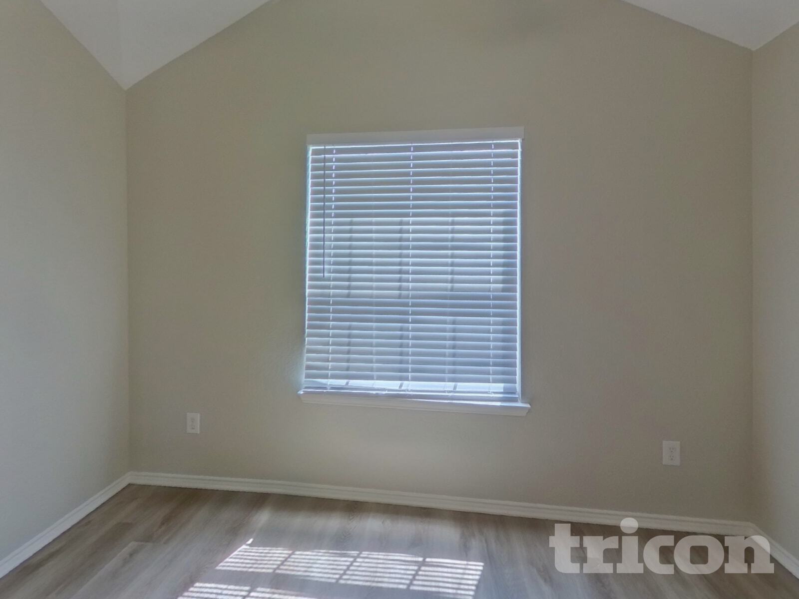 Building Photo - 1228 Artesia Dr