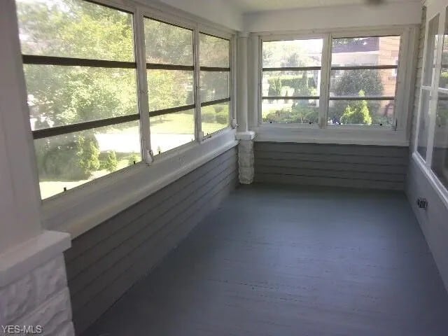enclosed front porch - 353 N Chestnut St