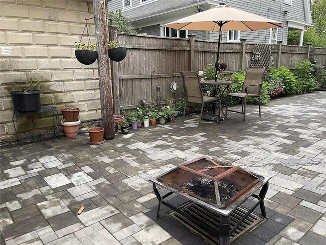 Building Photo - 1362 Narragansett Blvd