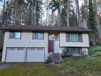 Building Photo - Beautiful Large home in private and quiet community