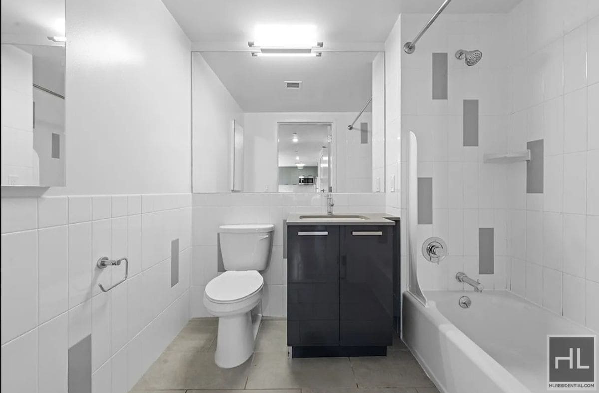 Building Photo - 310 Clarkson Ave