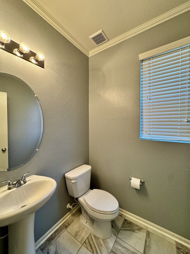 Building Photo - 25980 E Davies Dr